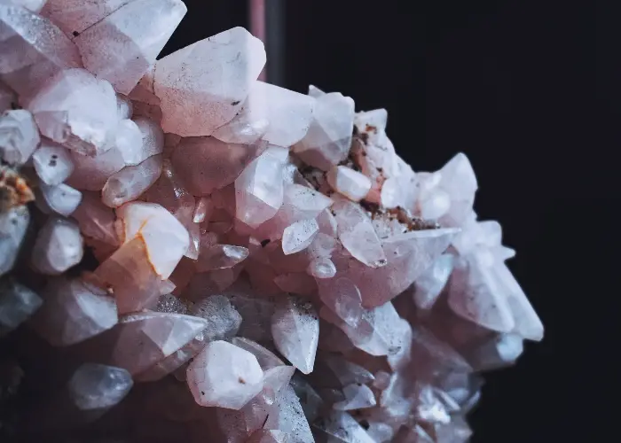 Harnessing the Power of Rose Quartz: Ideal Placements for Feng Shui Harmony